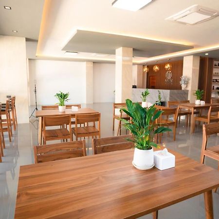 M&M Hotel Vang Vieng Bagian luar foto