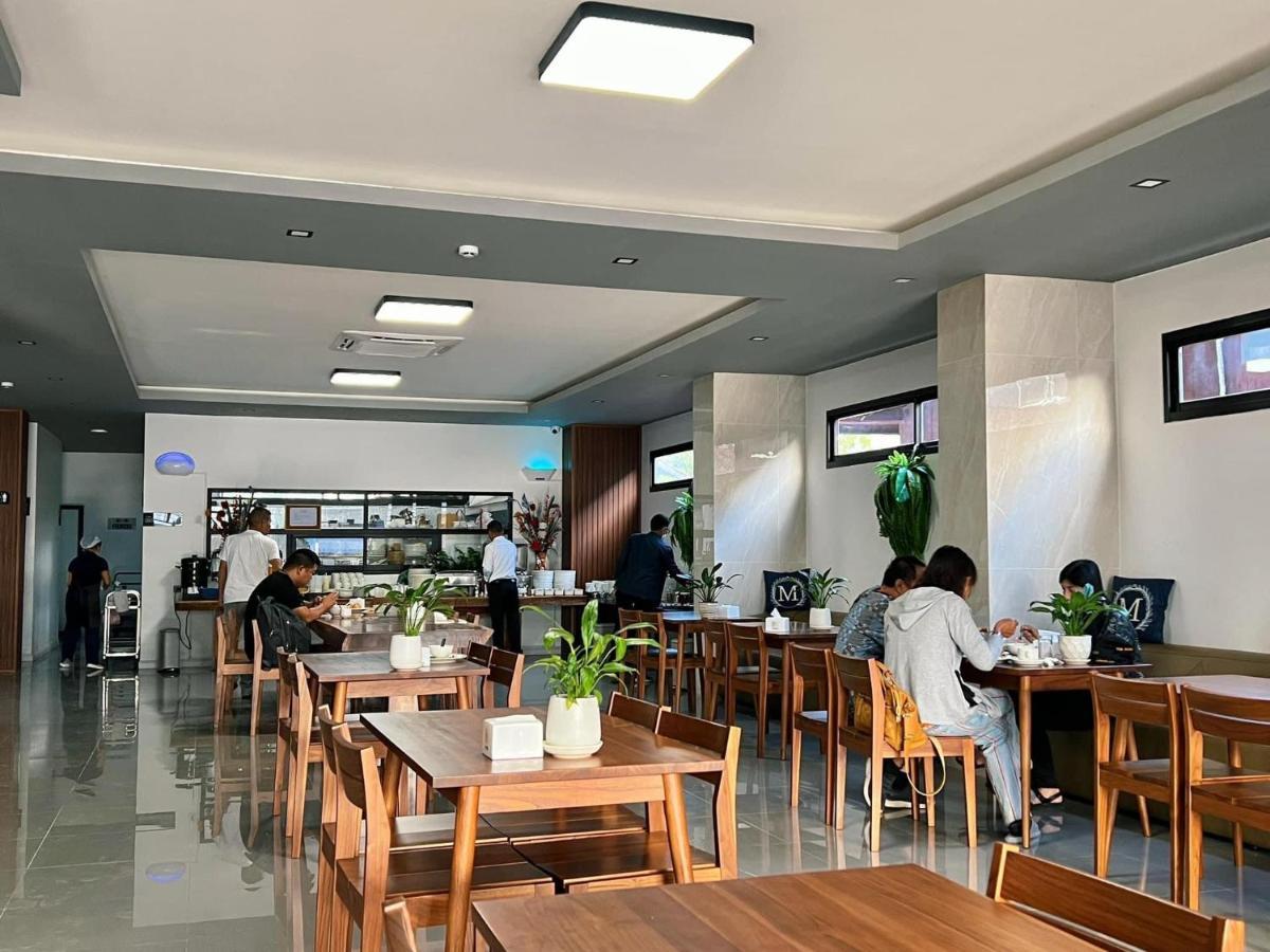 M&M Hotel Vang Vieng Bagian luar foto