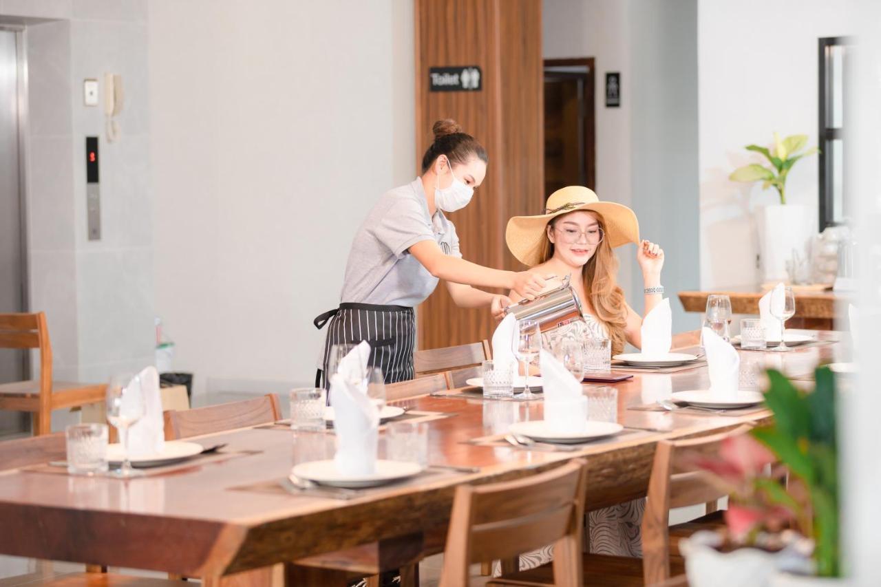 M&M Hotel Vang Vieng Bagian luar foto