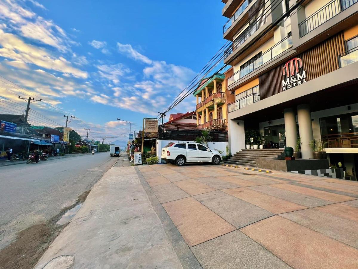 M&M Hotel Vang Vieng Bagian luar foto