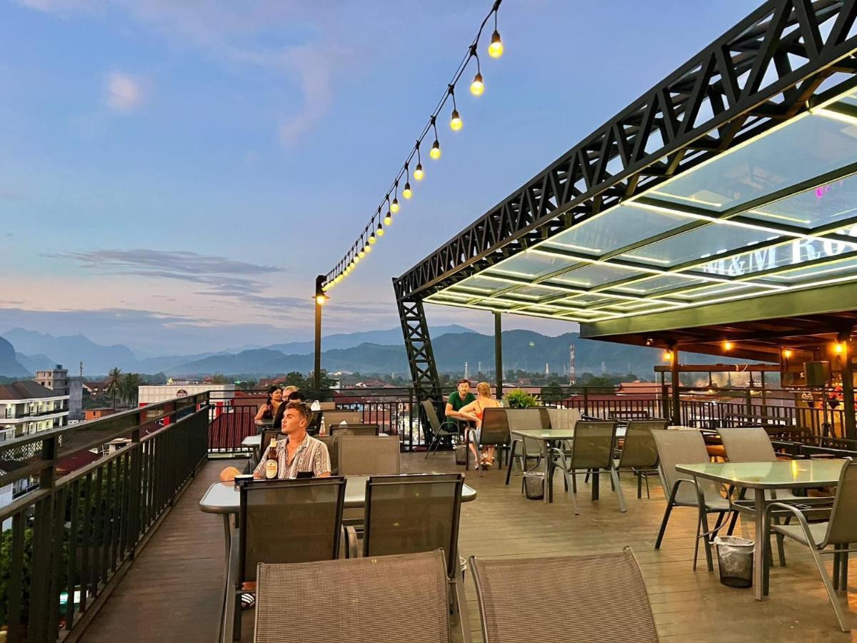 M&M Hotel Vang Vieng Bagian luar foto